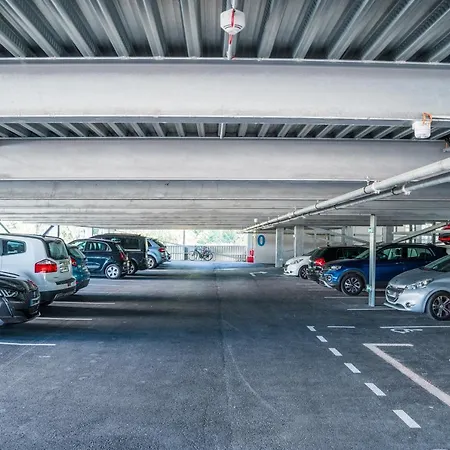 - Bordeaux-merignac By Ihg Hotel Mérignac