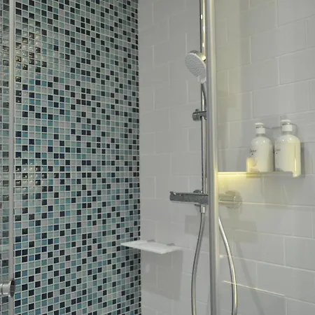 - Bordeaux-merignac By Ihg Hotel 4*