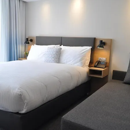 - Bordeaux-merignac By Ihg Hotel 4*