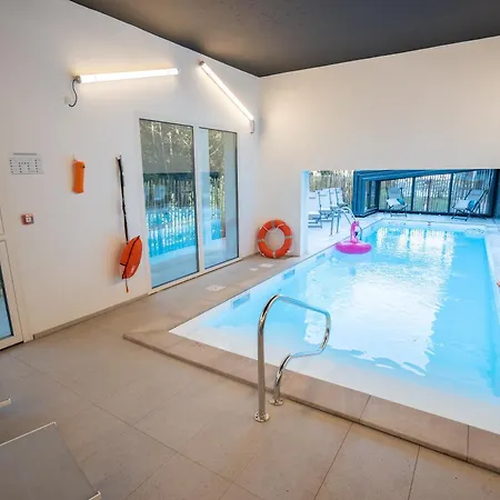 - Bordeaux-merignac By Ihg Hotel 4*