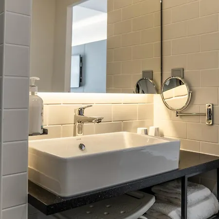 - Bordeaux-merignac By Ihg Hotell 4*