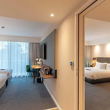 - Bordeaux-merignac By Ihg Hotel 4*