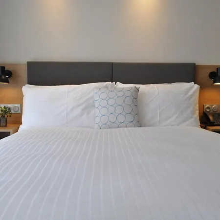 - Bordeaux-merignac By Ihg Hotel Mérignac